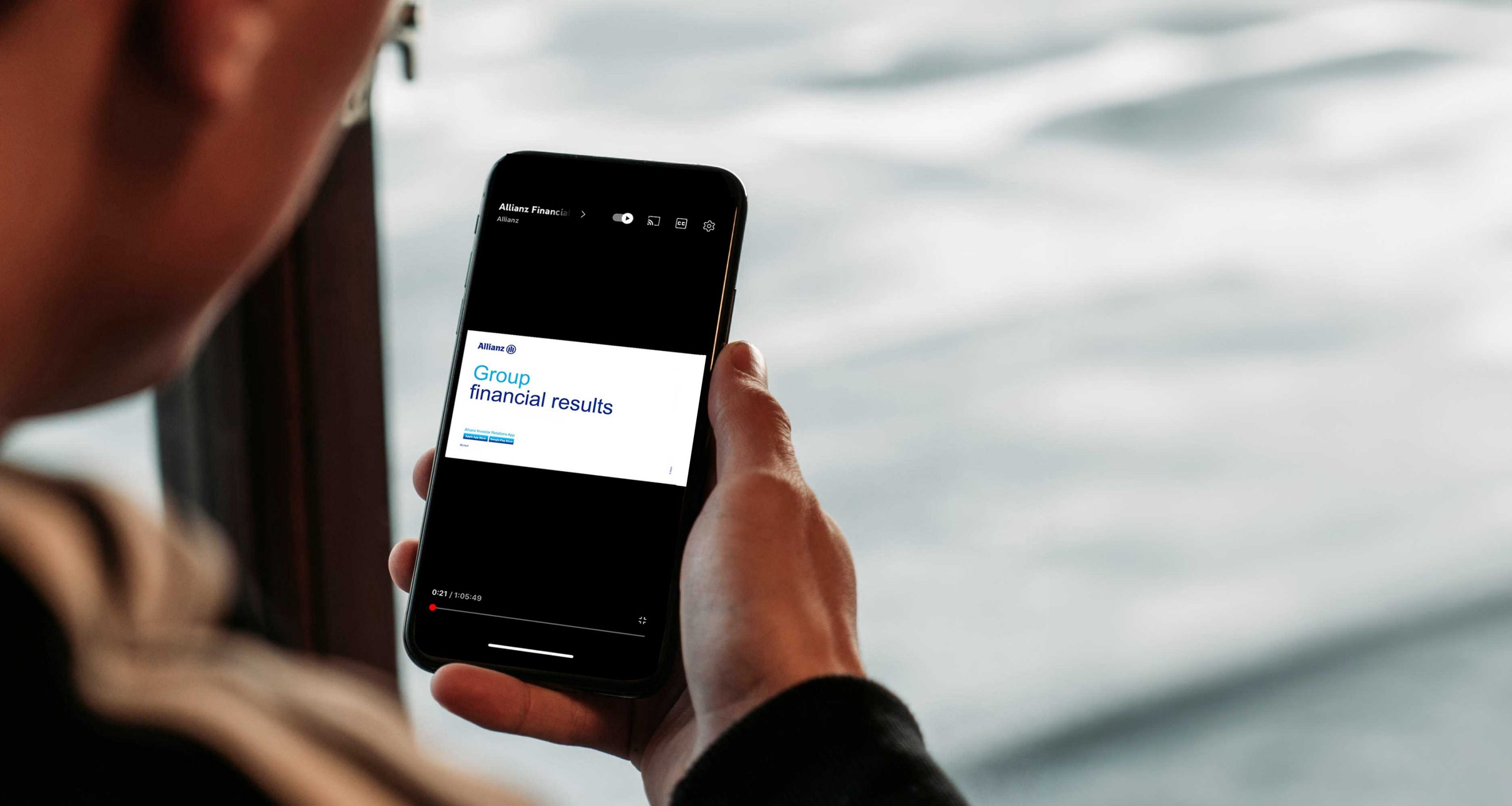 Ausschnitt aus Analysten video Konferenz auf Smartphone
