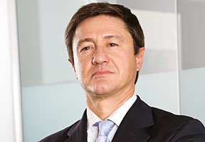 Mauro Vittorangeli, CIO Fixed Income Conviction Strategies Europe bei Allianz Global Investors. Mauro stammt aus Italien, Er arbeitet in Paris.