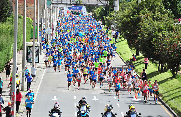 Kolumbien: Allianz World Run Teilnehmer beim 15-Kilometer-Lauf