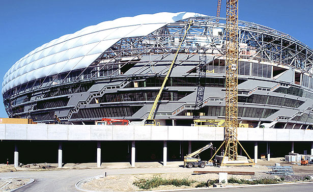 Die Allianz Arena im Bau