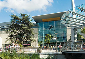 Das „Dundrum Town Centre“, eines der renommiertesten Shopping- und Freizeitcenter in Irland.