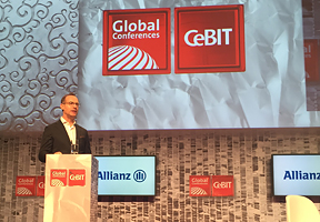 Als einer der Hauptredner im Konferenzprogramm zur weltweit größten Messe für Informationstechnik, CeBIT, erläuterte Oliver Bäte die Notwendigkeit der digitalen Transformation am Beispiel der Allianz.
