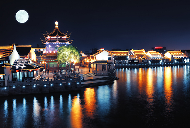 Das Fest in der Herbstmitte wird seit über 3000 Jahren gefeiert und ist besonders in China, aber auch in anderen Teilen Asiens äußerst populär. Es findet während des Vollmonds im achten Monat des Mondkalenders statt. 