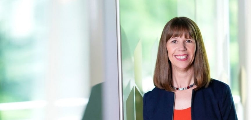 A female Allianz employee proud Allianz is ranked number one in Insurance and Germany