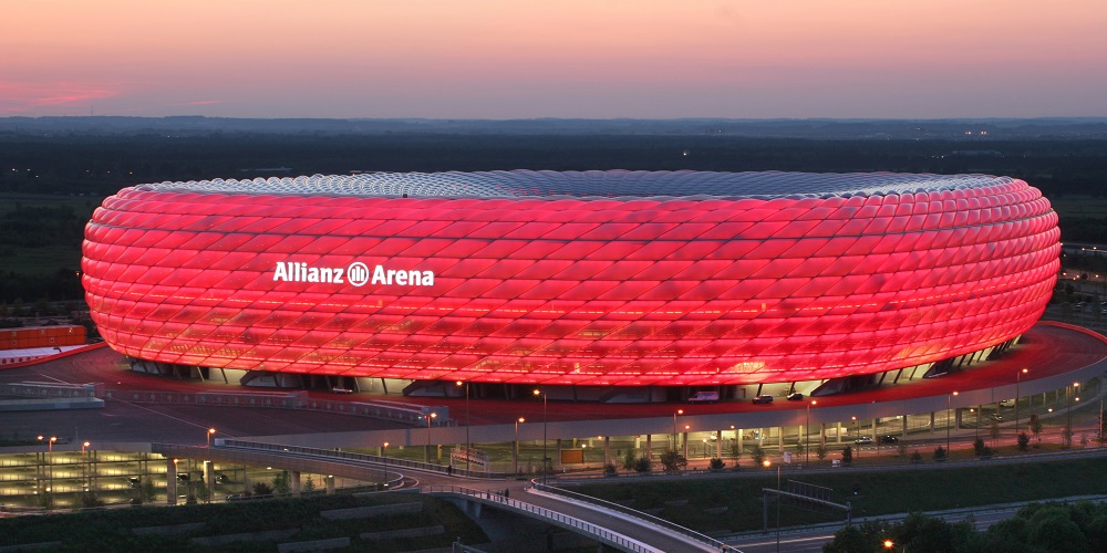 Allianz Arena in red lights