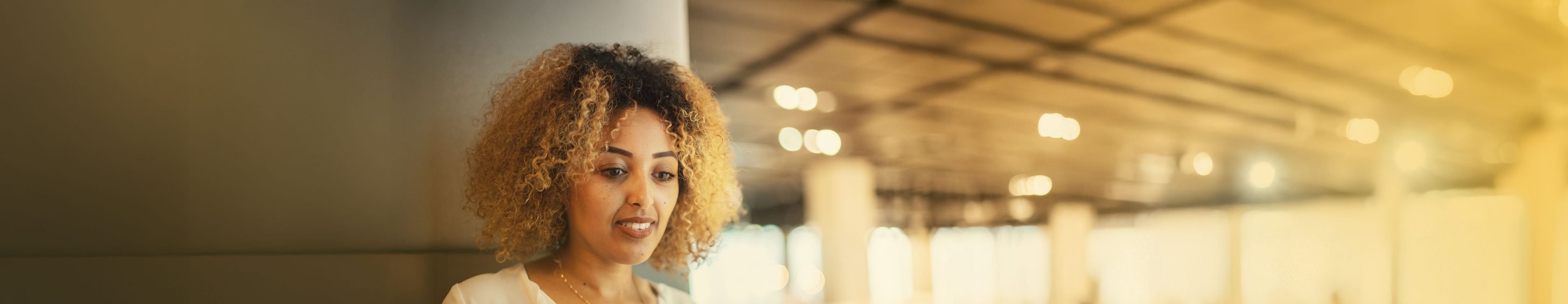 Allianz Angestellte Zuversicht ausstrahlend