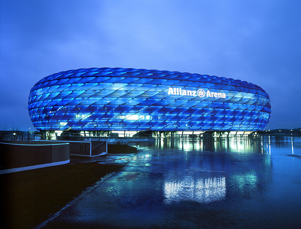 The Allianz Arena lit up in blue. In this case, the color symbolizes the unification of all countries under the sun in the fight against diabetes.