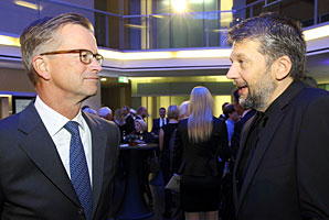 Dr. Werner Zedelius, Member of the board of Allianz SE talking to German actor Kai Wiesinger.