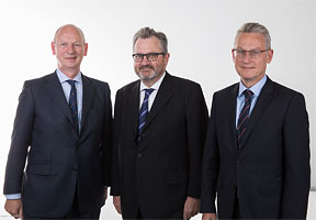 From left to right: Wilfried Verstraete, Chairman of the Euler Hermes Board of Management ; Clement B. Booth, former Chairman of the Euler Hermes Supervisory Board;  Axel Theis, new Chairman of the Euler Hermes Supervisory Board