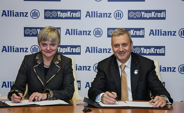 At the signing ceremony: Helga Jung, member of the board of management of Allianz SE and Yapı Kredi Ceo Faik Acikalin